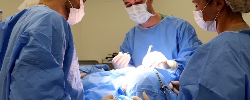 o que é rinoplastia híbrida​